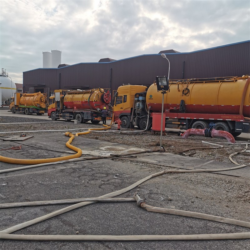 思南污水池清理